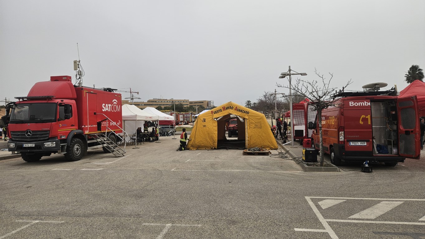 Figura 3. Parte del dispositivo desplegado en el simulacro donde se encontraba el puesto de mando avanzado. 